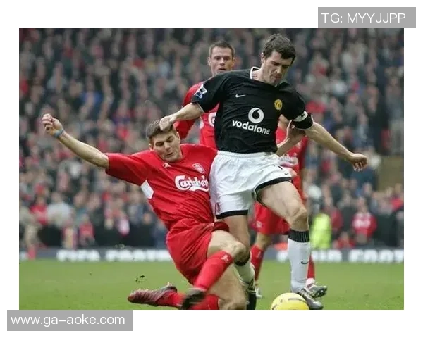 布拉德利：我小时候经常在自家花园里滑铲仿照杰拉德